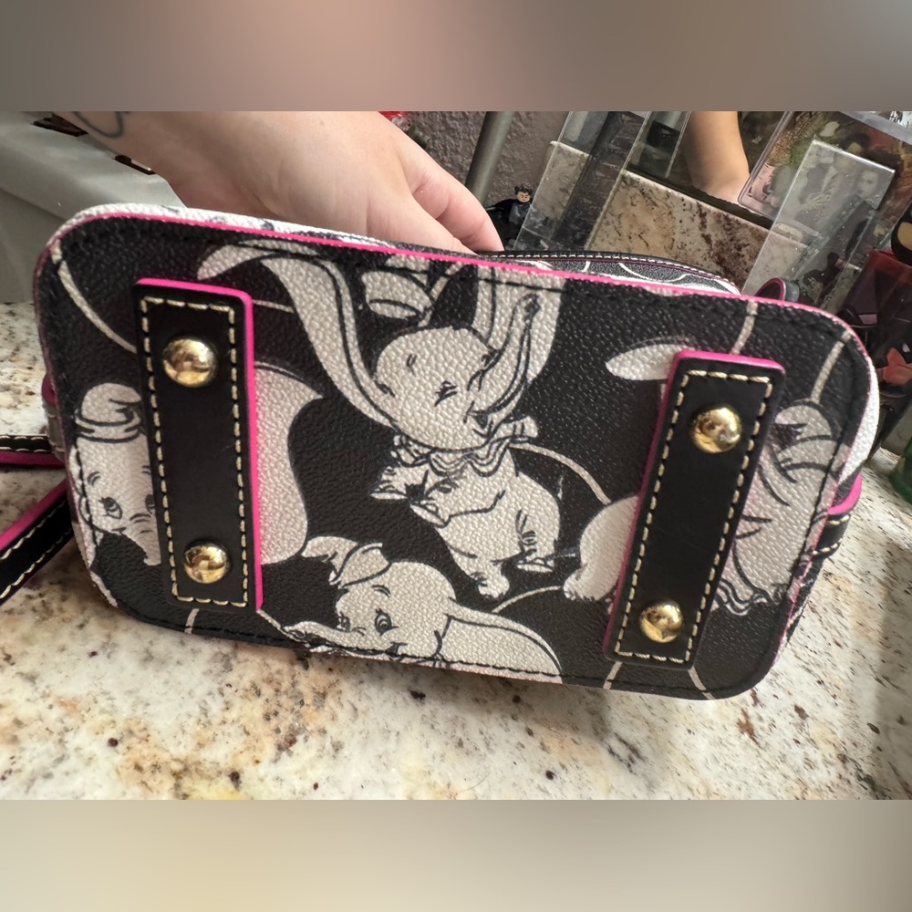 Disney Parks Dooney & Bourke Dumbo The Flying Elephant Crossbody Bag Handbag - Picture 12 of 12